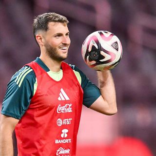 Santiago Giménez, cada vez más cerca de jugar en el AC Milan