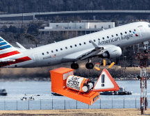Encuentran caja negra del avión afectado en el accidente en Washington, Estados Unidos. EFE/J. LO SCALZO