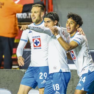Cruz Azul saca una victoria polémica en Tijuana