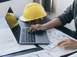 Las carreras de ingeniería, especialmente en áreas como sistemas, industrial o eléctrica, se basan en la resolución de problemas a través del pensamiento lógico y la optimización de procesos. ESPECIAL / CANVA