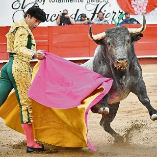 Juan Pablo Sánchez triunfa en la plaza de toros Nuevo Progreso