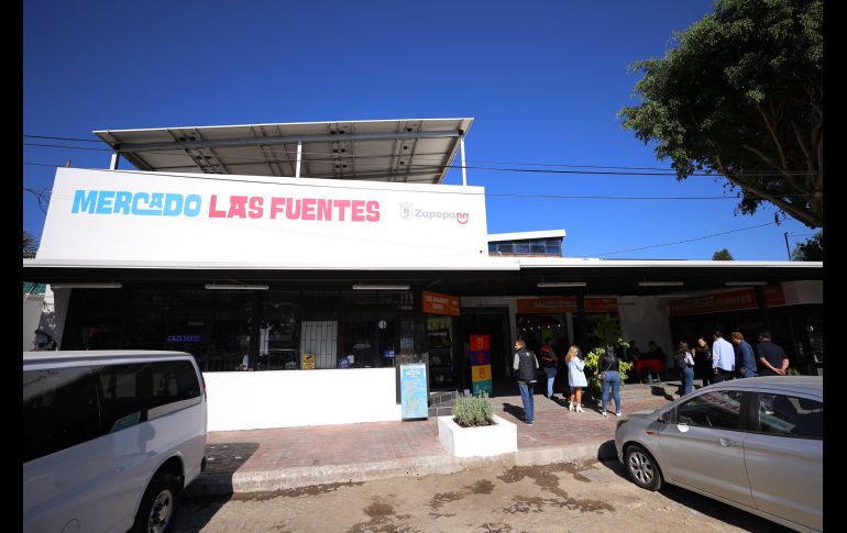 Con una inversión de más de 14 millones de pesos, el Gobierno de Zapopan entregó este martes los trabajos de remodelación del Mercado Municipal Las Fuentes. CORTESÍA