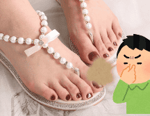Con estos sencillos y efectivos consejos, eliminar el mal olor de tus zapatos puede ser mucho más fácil de lo que parece. CANVA