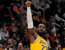 LeBron James sigue haciendo historia en la NBA a la edad de 40 años. AP / ARCHIVO