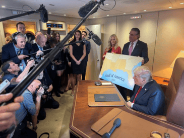 El mandatario hizo estas declaraciones a los medios desde el avión presidencial Air Force One. X / @EricTrump