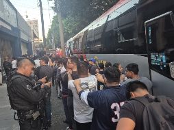 Los estudiantes tomaron los autobuses para manifestarse en contra las tarifas del transporte público federal. ESPECIAL.