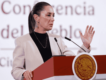 La Presidenta Claudia Sheinbaum, durante "La Mañanera del Pueblo" de hoy en Palacio Nacional. EFE / M. Guzmán