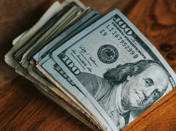 En la jornada más reciente, el dólar estadounidense se cotizó a 20.54 pesos al cierre, lo que representó una disminución del 0.13% respecto a los 20.57 pesos previos. Unsplash