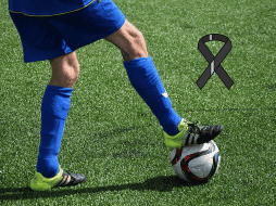 El jugador cayó en coma dentro del campo de juego, los cuerpos médicos de ambos equipos ingresaron a asistirlo. ESPECIAL