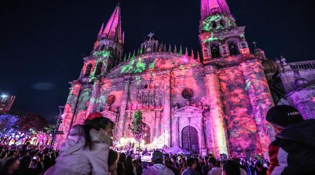 A lo largo de dos kilómetros divididos en zonas, habrá eventos y presentaciones artísticas, conciertos al aire libre, espectáculos de luces, videomapping en el Hospicio Cabañas y la Catedral Metropolitana, así como elementos decorativos iluminados. EL INFORMADOR / ARCHIVO