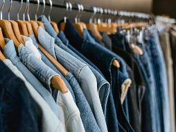 Durante el lavado, utilizar agua caliente, detergentes agresivos y secadoras a altas temperaturas, las fibras del tejido tienden a 