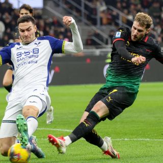 Santiago Giménez marca gol en su debut en San Siro 