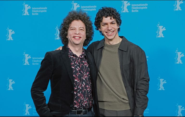 El director de cine, guionista y productor Michel Franco y el bailarín y actor Isaac Hernández  durante una sesión fotográfica para la película “Dreams”. EFE/C. Neundorf