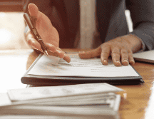 Si enfrentas el fin de una relación de trabajo, revisa bien los montos que te corresponden y, en caso de dudas, consulta con un experto en derecho laboral para asegurarte de recibir el pago justo. CANVA