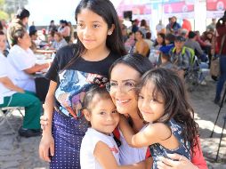 La alcaldesa de  Tlaquepaque resaltó que, a pesar de que se ampliaron los horarios de atención por parte de las oficinas del Ayuntamiento, es importante y necesario visitar las colonias de Tlaquepaque.  ESPECIAL / GOBIERNO DE TLAQUEPAQUE