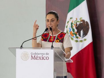 "Le vamos a dar mucha fuerza a los fertilizantes y a la petroquímica, y esa es una de las razones por las que estamos aquí", destacó la Presidenta. SUN / H. SALVADOR