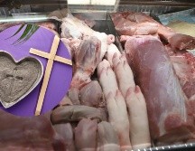 Uno de los aspectos más característicos de la Cuaresma es la de no comer carne en ciertas fechas señaladas, una práctica que simboliza el sacrificio y la penitencia. ESPECIAL / CANVA