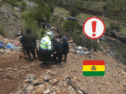 La policía informó la cantidad de heridos y fallecidos tras la caída del autobús por una hondonada de aproximadamente 800 metros. EFE/Policía Boliviana