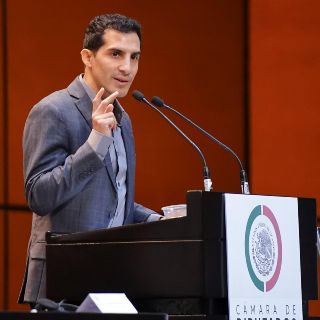 Rommel Pacheco encabeza el lanzamiento de una federación de deportes acuáticos