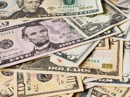 El valor del dólar ha disminuido un 1.3%, pero aún muestra un aumento del 21.56%. Unsplash