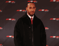 Lewis Hamilton, nuevo piloto de Ferrari, en el lanzamiento de la temporada 2025 de la F1. EFE / N. Hall
