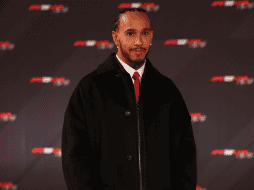 Lewis Hamilton, nuevo piloto de Ferrari, en el lanzamiento de la temporada 2025 de la F1. EFE / N. Hall