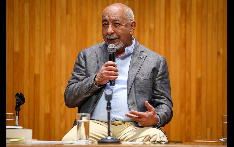 Padura agradeció su invitación a la Universidad de Guadalajara, explicando que nuestra ciudad, quizá, es con la que tiene más relación en México, debido a su profunda cercanía con la Feria Internacional del Libro. EL INFORMADOR / H. Figueroa