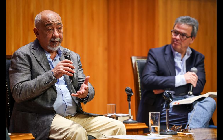 Padura agradeció su invitación a la Universidad de Guadalajara, explicando que nuestra ciudad, quizá, es con la que tiene más relación en México, debido a su profunda cercanía con la Feria Internacional del Libro. EL INFORMADOR / H. Figueroa