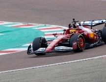 Lewis Hamilton, heptacampeón del mundo de F1 y flamante fichaje de Ferrari, estrenó este miércoles en el circuito de Fioriano, el nuevo SF-25. AFP / F. Scoppa