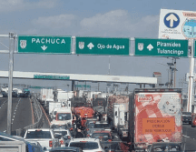 Videos difundidos en redes sociales exponen las largas filas de automovilistas intentando ingresar a la CDMX. EFE / ARCHIVO
