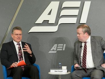 Maros Sefcovic, comisario europeo de Comercio en el American Enterprise Institute. EFE/ L. Nolly