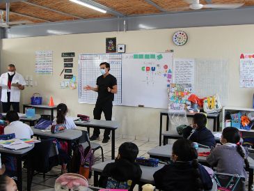 La Secretaría de Salud proyectaba instalar un centro de vacunación en la primaria, sin embargo, se plantea que la vigilancia epidemiológica dure por lo menos dos semanas. CORTESÍA