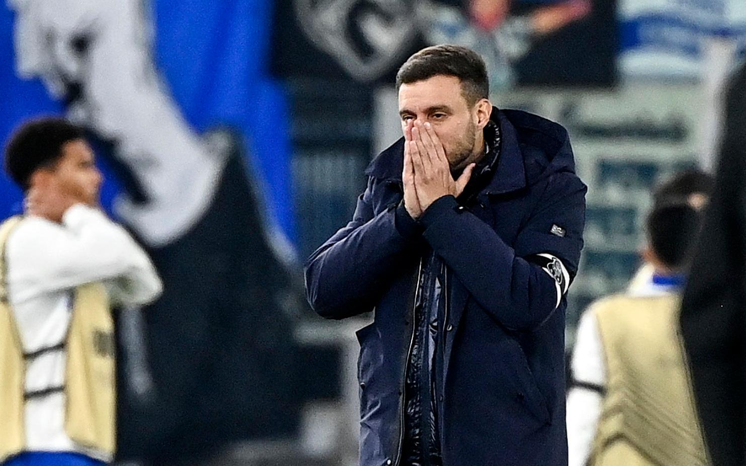 Martín Anselmi reacciona a la eliminación del Porto en la Europa League. EFE / EPA / R. Antimiani