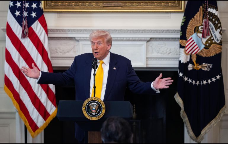 A finales de enero, en declaraciones a la prensa en la Casa Blanca, Trump ya había advertido de que no permitirá la compra de petróleo venezolano como hizo Biden. EFE/F. GHUNG/POOL