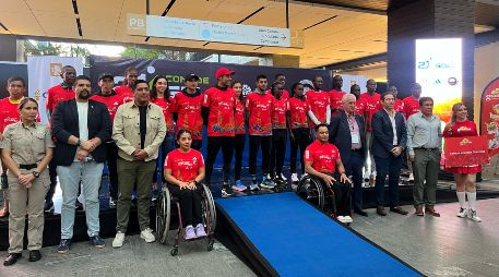 Al ritmo del mariachi y con un gran ambiente en el Centro de Vida La Perla, este viernes fueron presentados los atletas élite que verán actividad en el 21K GDL 2025 de COMUDE. EL INFORMADOR / F. Ramírez