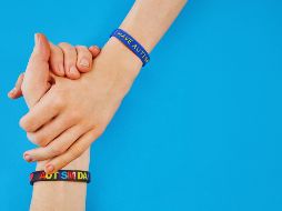 Algunos rasgos del autismo pueden pasar desapercibidos hasta la adultez, cuando hay nuevas demandas sociales. Otros pueden haber aprendido a ocultar ciertos comportamientos. ESPECIAL / CANVA