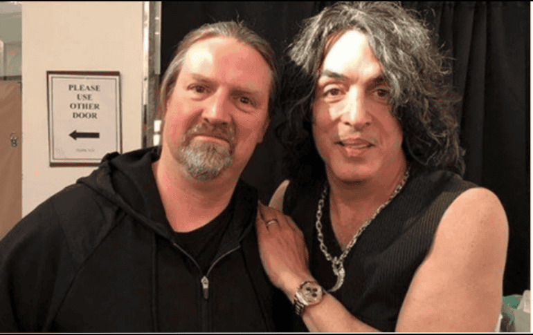 A través de su cuenta de Instagram, KISS publicó una foto de Paul Stanley y Karl Cochran sonriendo juntos, acompañada de un mensaje de despedida. ESPECIAL/ INSTAGRAM/ kissonline.