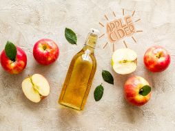 El vinagre de manzana como suplemento alimenticio ofrece una amplia gama de beneficios para la salud, desde mejorar la digestión y el control del azúcar en sangre hasta promover la pérdida de peso y la salud cardiovascular.  CANVA