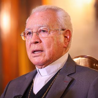 El Papa aún está vivo y no es tiempo de hablar de sucesores: Cardenal de Guadalajara