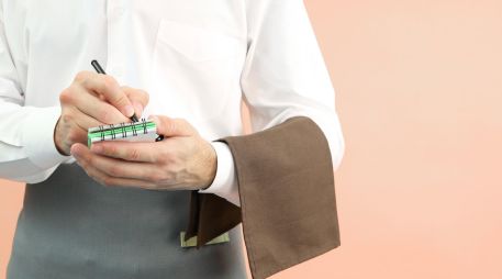 En México, la duración máxima de la jornada laboral es de ocho horas, según lo estipula el artículo 61 de la LFT. ESPECIAL / CANVA