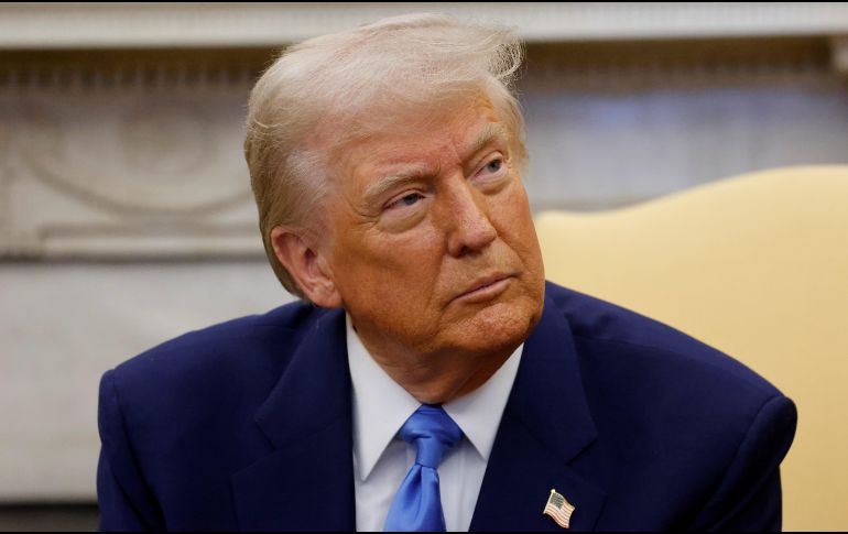 El presidente de los Estados Unidos, Donald Trump en la oficina oval de la Casa Blanca.  EFE / EPA / L. Marin