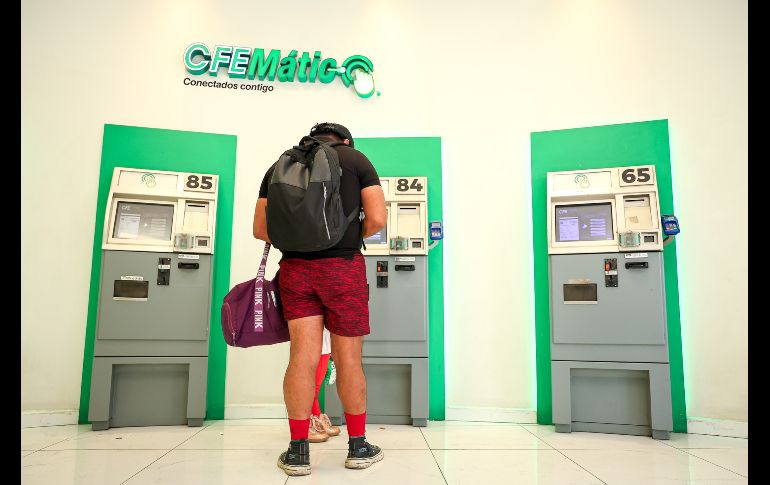 Vecinos de Tonalá y Tlajomulco ven disminución en el precio de su recibo de luz en el último bimestre. EL INFORMADOR/ H. Figueroa.