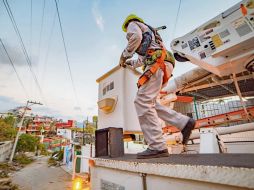 Además de la Ley de la Comisión Federal de Electricidad, la reforma modifica la legislación de Pemex y las disposiciones de la Comisión Nacional de Energía. ESPECIAL