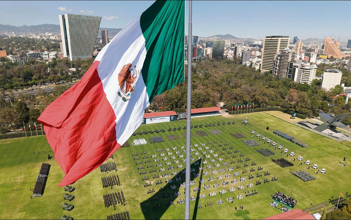 CDMX: Celebran Día de la Bandera con llamado a recuperar la historia ...