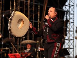 Pepe Aguilar aclaró si compró portadas para Ángela. SUN/ARCHIVO