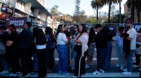 Ante el apagón que se registró en el país, el Festival Internacional de Viña del Mar publicó un comunicado a través de sus redes sociales dando a conocer que el show de esta noche fue suspendido y será reprogramado para el próximo sábado 1 de marzo. EFE / A. Thomasa
