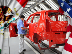 Empresarios del sector de autopartes en México alertaron que la imposición de 25% de aranceles a México incrementará el precio de los autos en el mercado estadounidense. NTX / ARCHIVO
