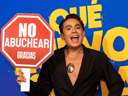 Ricardo Peralta llegó portando una señal de tránsito con dos caras. INSTAGRAM/@torpecillo