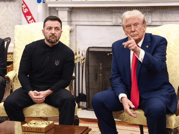 Donald Trump y Volodímir Zelenski tuvieron una reunión el día de hoy en medio de las negociaciones para acabar el conflicto entre Rusia y Ucrania. EFE / EPA / JIM LO SCALZO / POOL