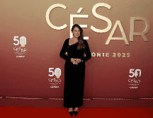 Karla Sofía Gascón reapareció el día de hoy para los premios César en Francia. EFE / EPA / MOHAMMED BADRA